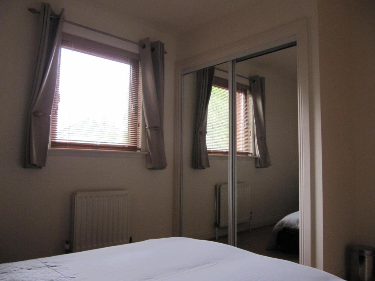 Cozy Off Road 2 Bedroom Cottage Apartment With Free Wi-Fi And Private Parking Glasgow Zewnętrze zdjęcie