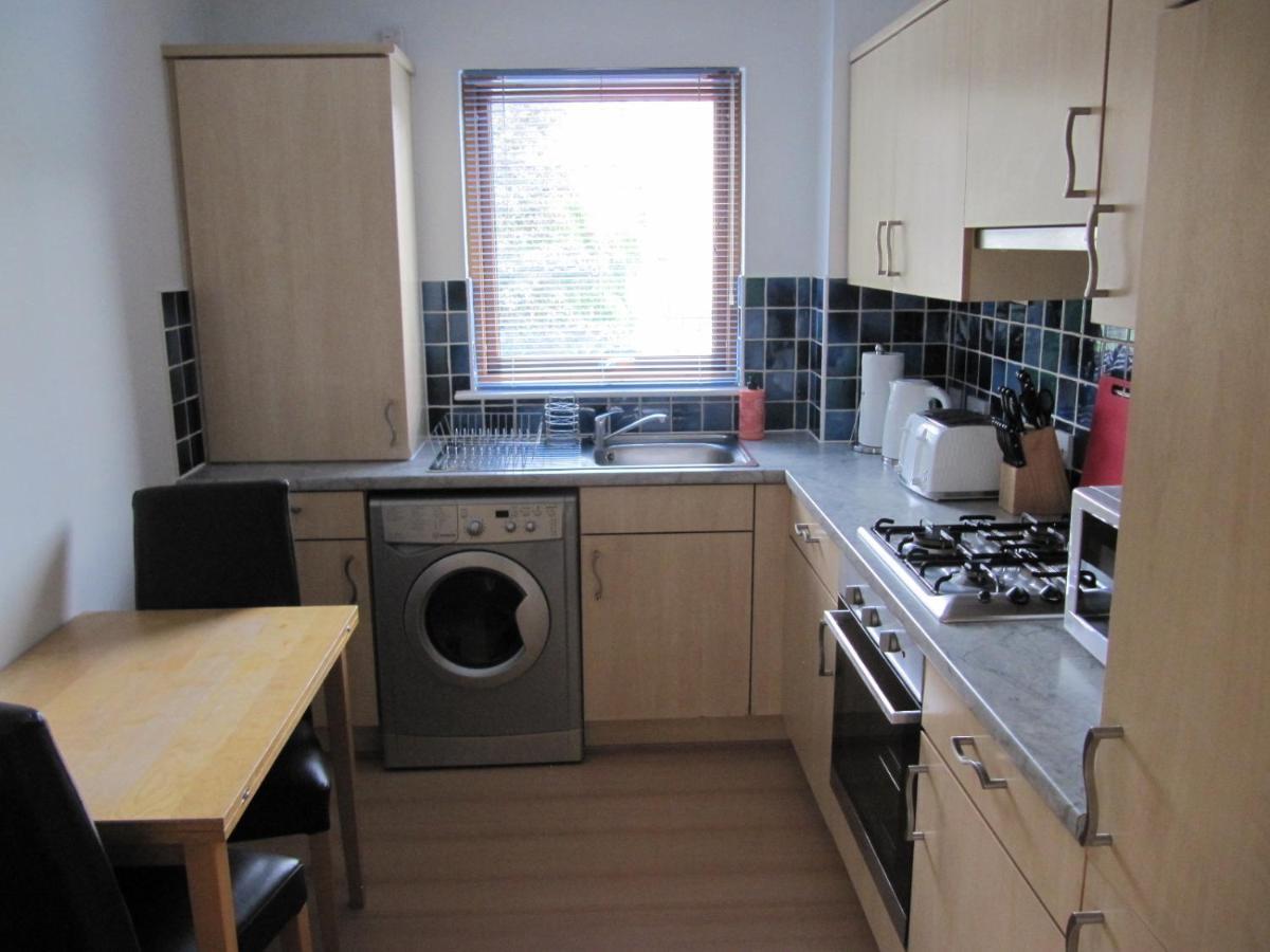 Cozy Off Road 2 Bedroom Cottage Apartment With Free Wi-Fi And Private Parking Glasgow Zewnętrze zdjęcie