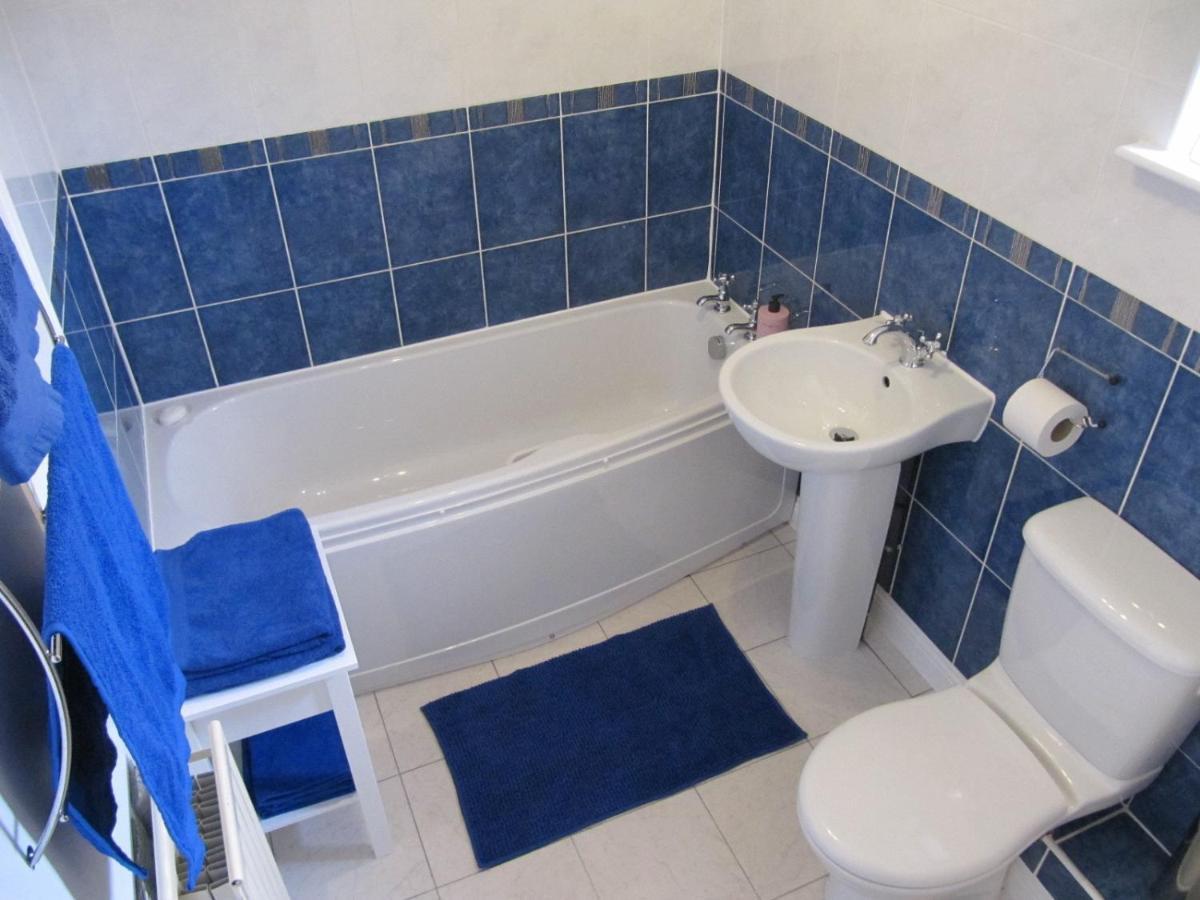 Cozy Off Road 2 Bedroom Cottage Apartment With Free Wi-Fi And Private Parking Glasgow Zewnętrze zdjęcie