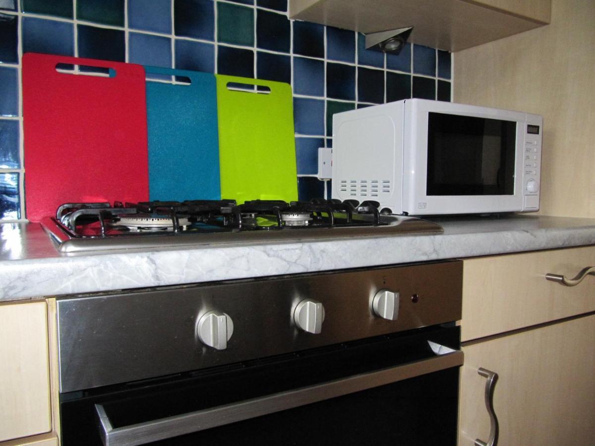 Cozy Off Road 2 Bedroom Cottage Apartment With Free Wi-Fi And Private Parking Glasgow Zewnętrze zdjęcie