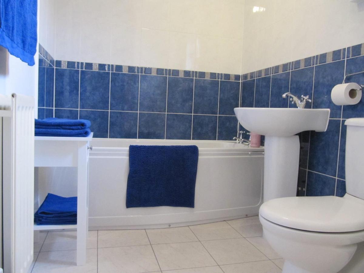 Cozy Off Road 2 Bedroom Cottage Apartment With Free Wi-Fi And Private Parking Glasgow Zewnętrze zdjęcie