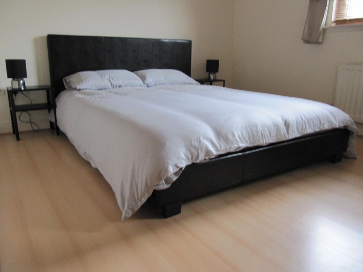Cozy Off Road 2 Bedroom Cottage Apartment With Free Wi-Fi And Private Parking Glasgow Zewnętrze zdjęcie